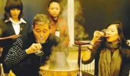 爆料赵本山爱喝酒视频,揭秘娱乐圈酒桌文化背后的故事